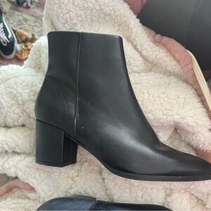 Madden Girl ankle boots sz 9.5